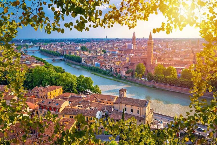 Verona: Small Group Guided Walking Tour with Arena Tickets - Shakespeare Stops: Juliet’s Balcony and Romeo’s House, Outside Views Done Right