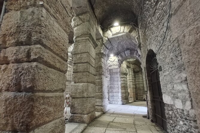 Verona Small Group Walking Tour with Cable Car and Arena Tickets - Juliet’s House: balcony photos without an indoor stop