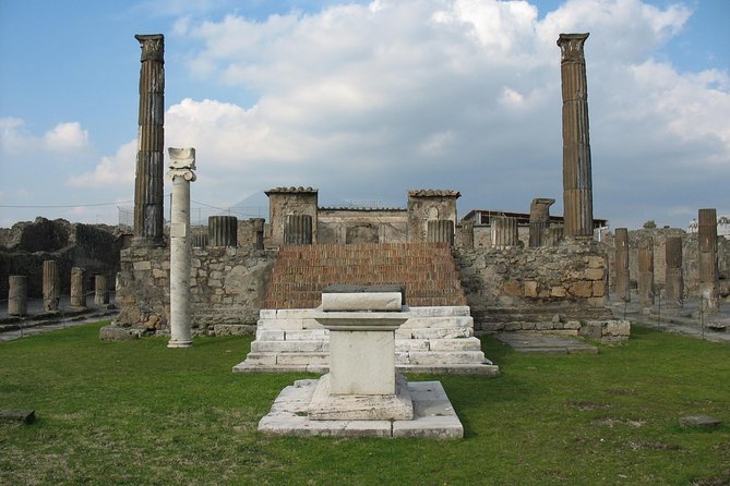 Visit in Pompeii - Pompeii Private Tour with Ada - A 2-hour private route that aims at the heart of the ruins