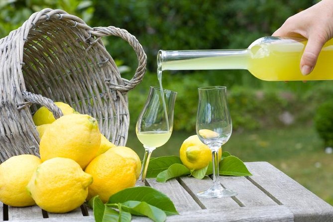 Walking Food Tour in Sorrento w/ Limoncello Factory Lemon Grove - Start in Piazza Torquato Tasso, Then Get Oriented Fast