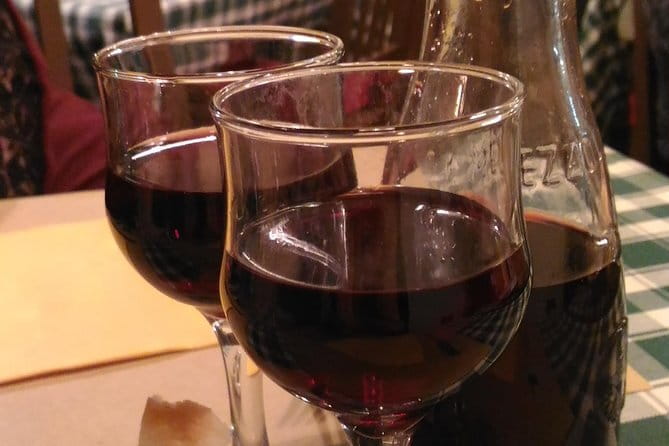 Walking Food Tour of Florence with Tastings and Wine - The guide matters, and the good ones make the meal